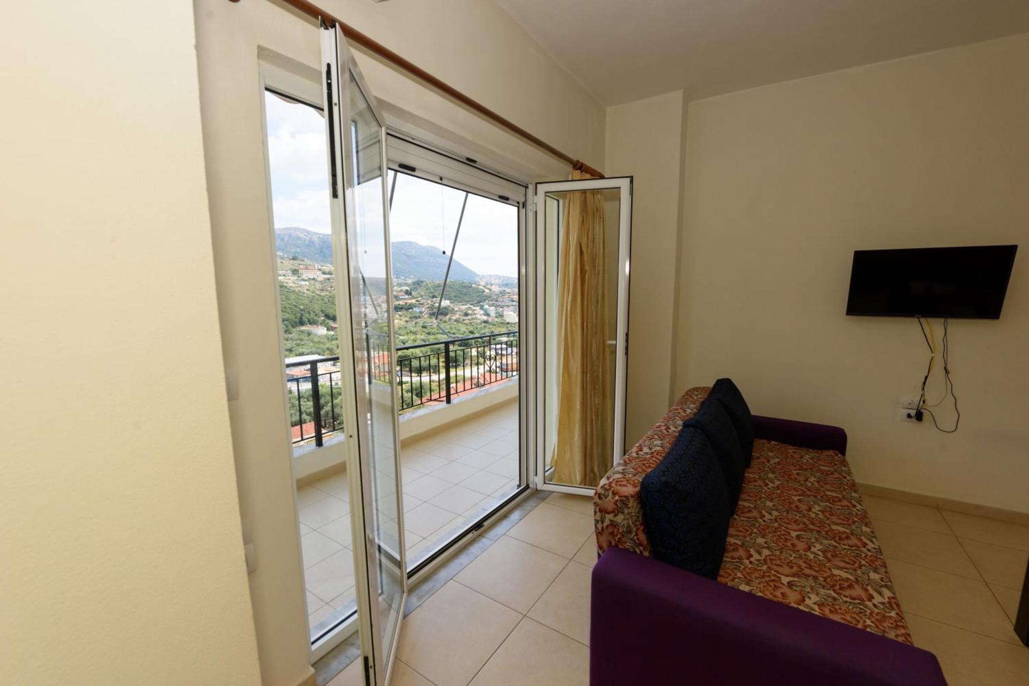 Vasili'S Family Apartments Himare Exterior photo