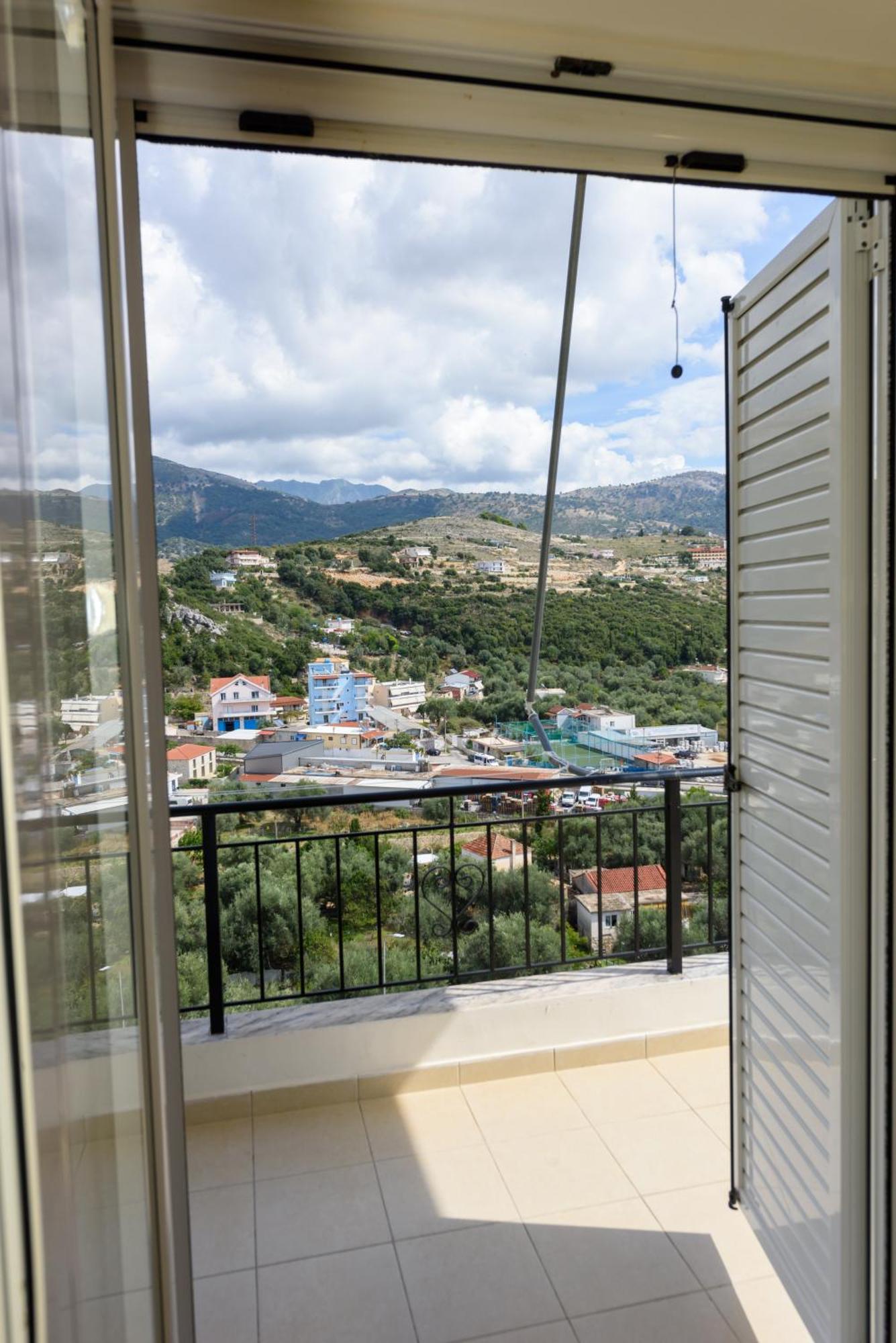 Vasili'S Family Apartments Himare Exterior photo