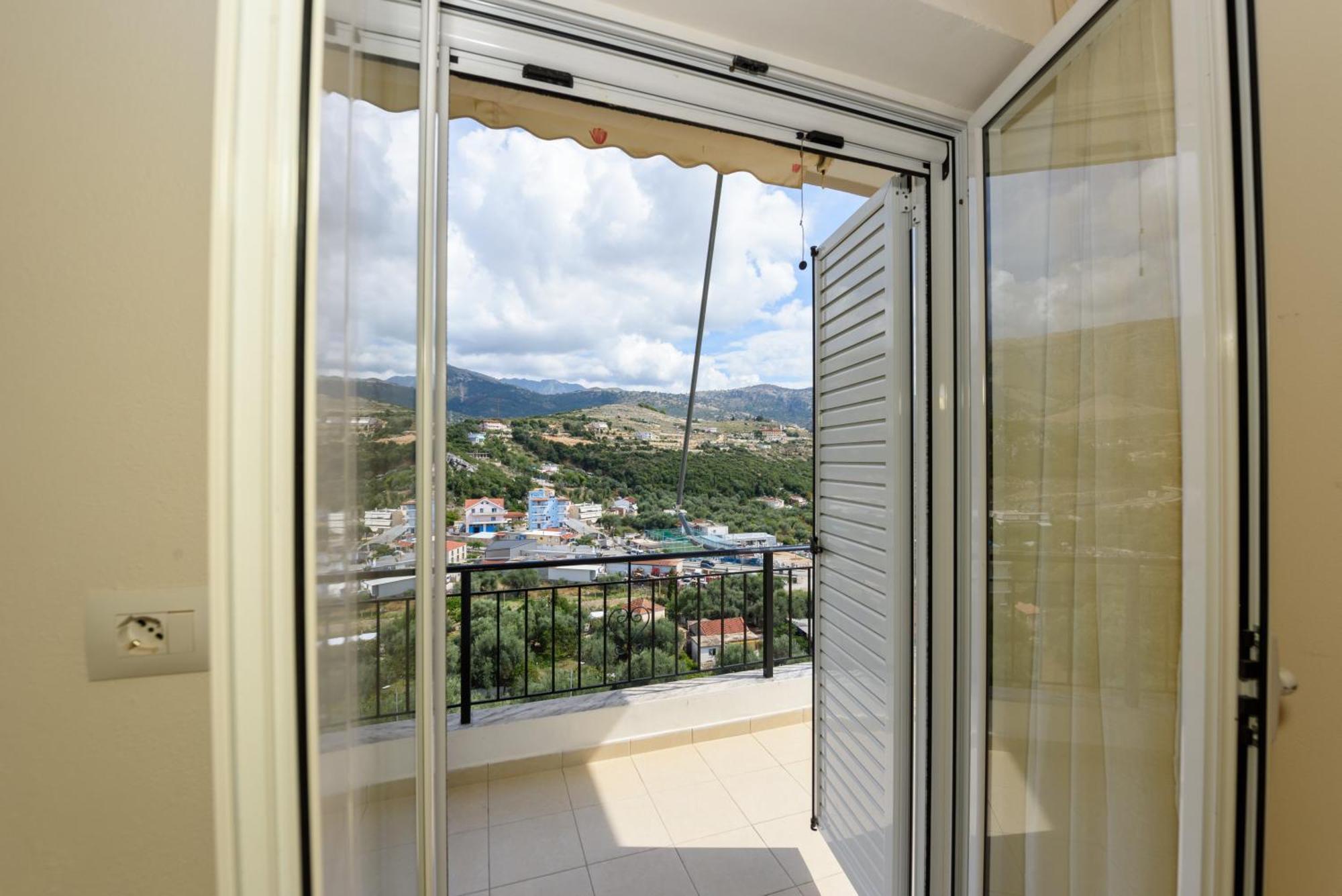 Vasili'S Family Apartments Himare Exterior photo