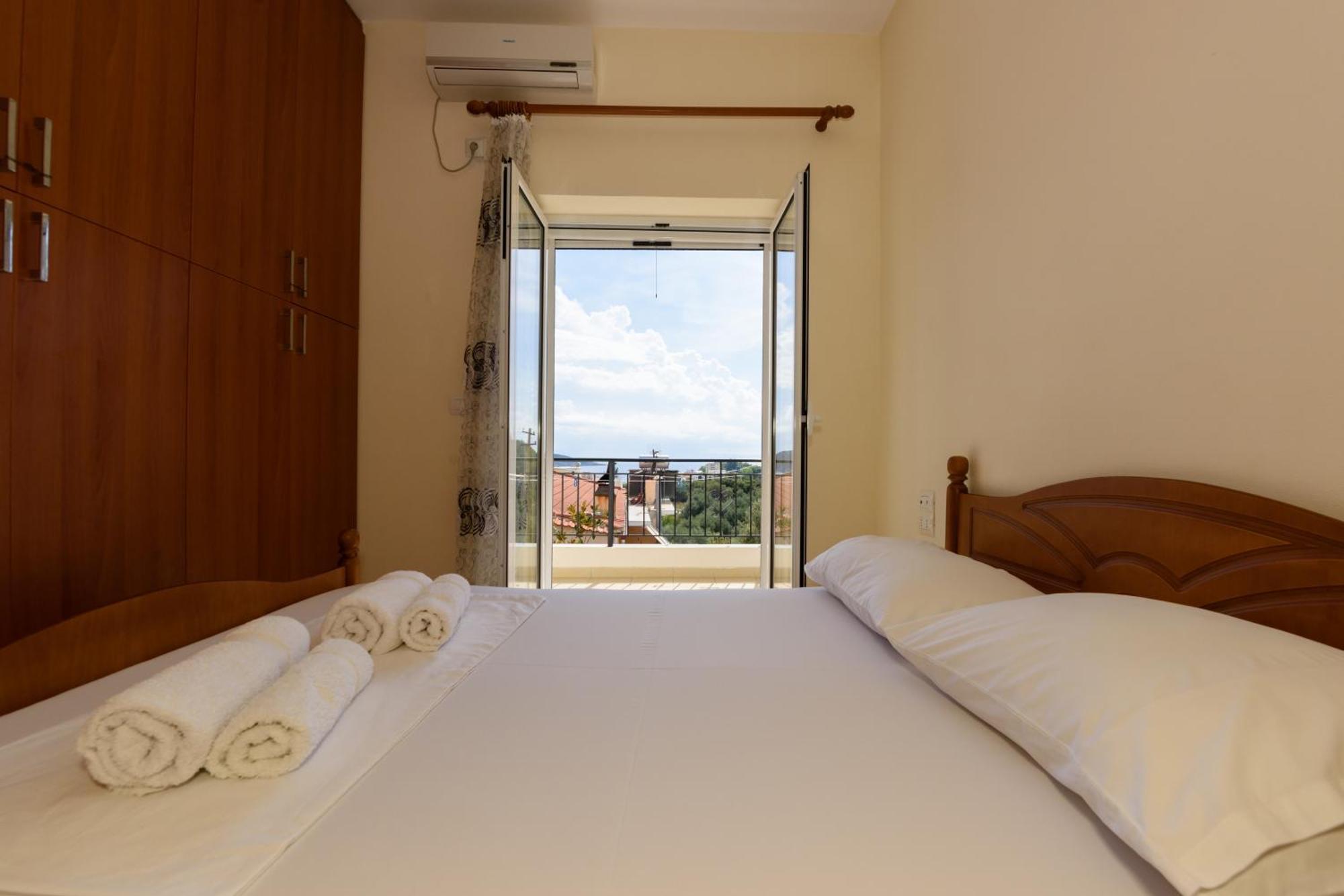 Vasili'S Family Apartments Himare Exterior photo