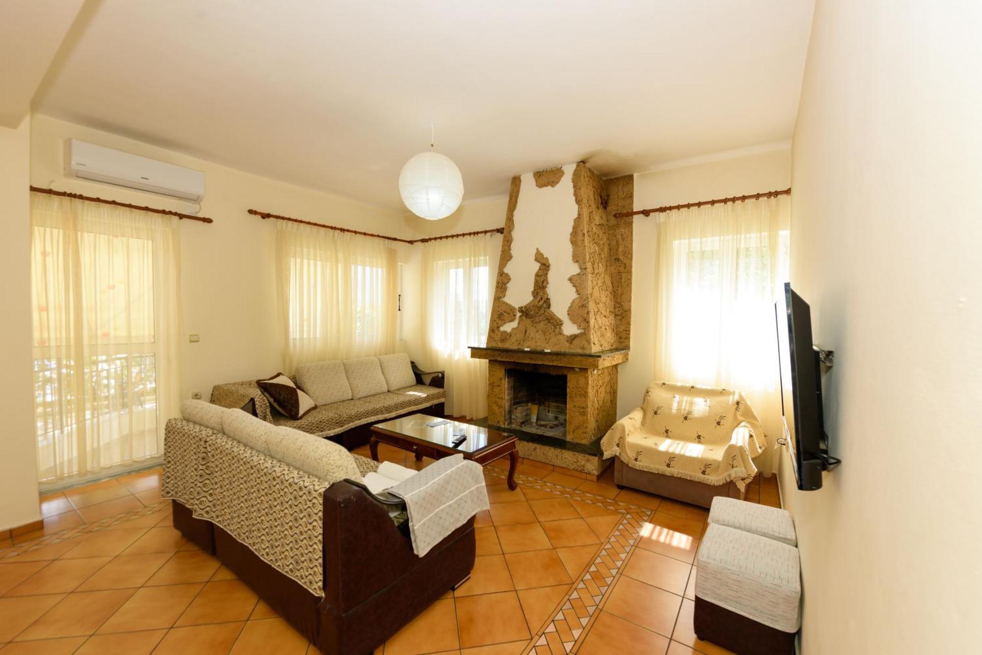 Vasili'S Family Apartments Himare Exterior photo