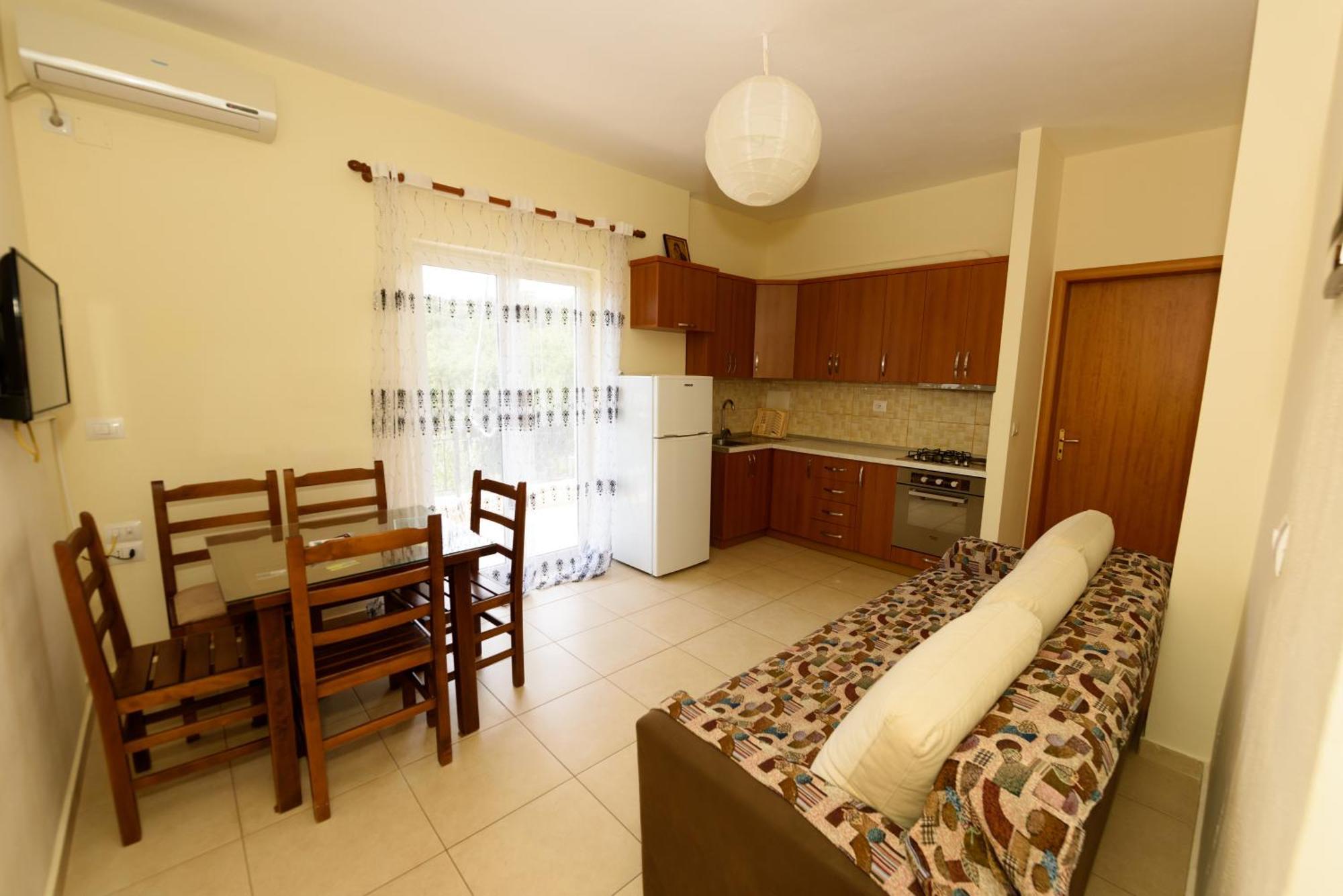 Vasili'S Family Apartments Himare Exterior photo