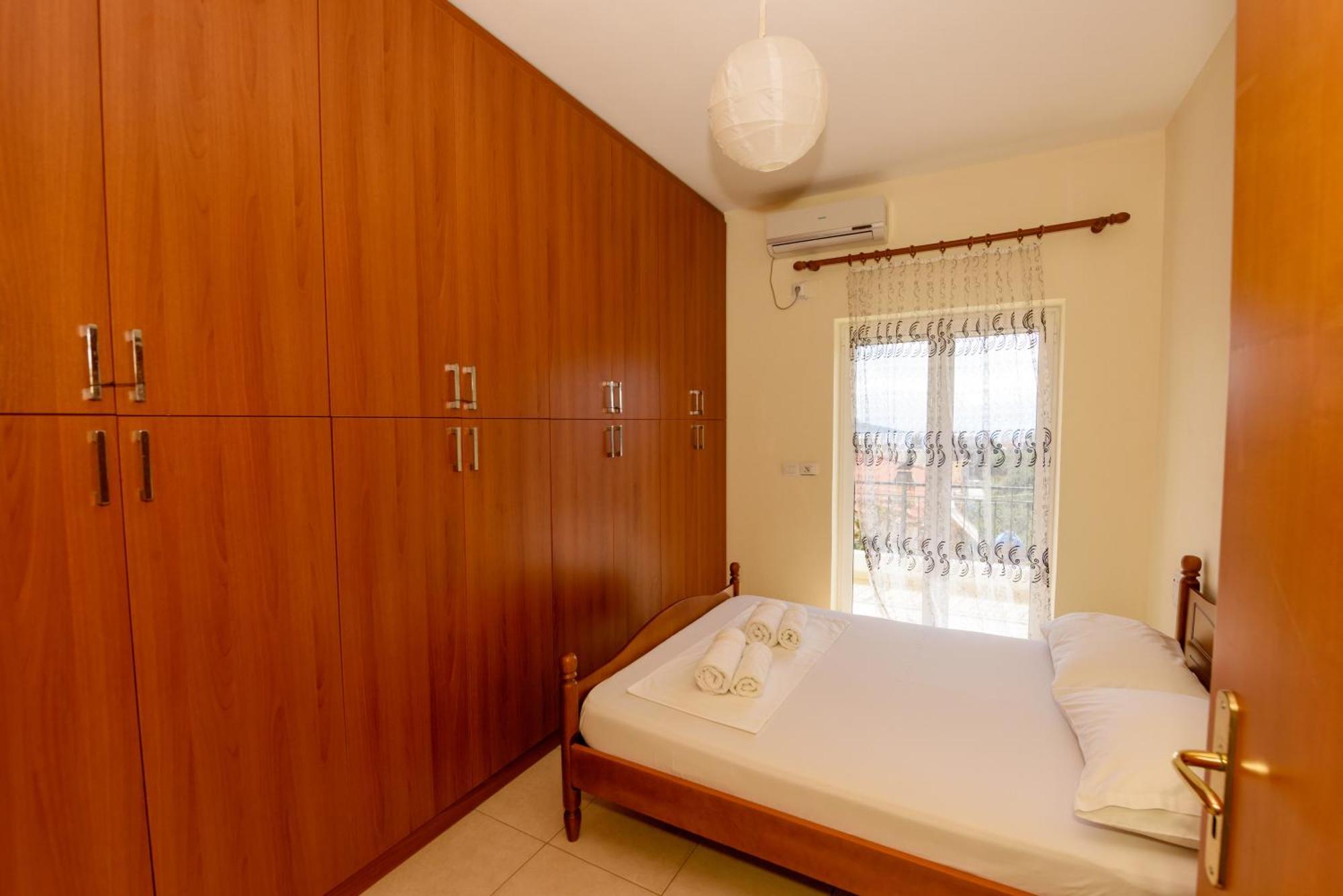 Vasili'S Family Apartments Himare Exterior photo
